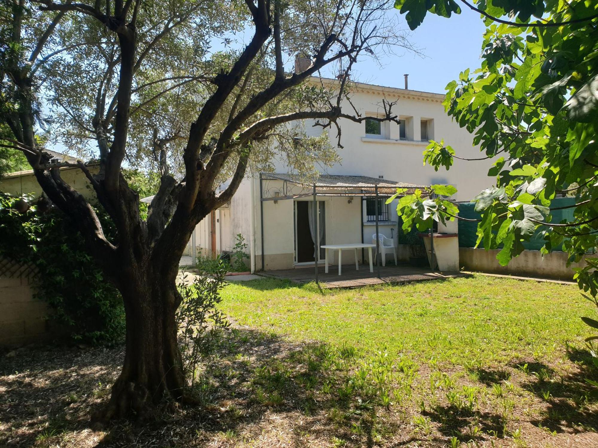 Orteils Au Soleil Jardin Parking Nîmes Eksteriør billede